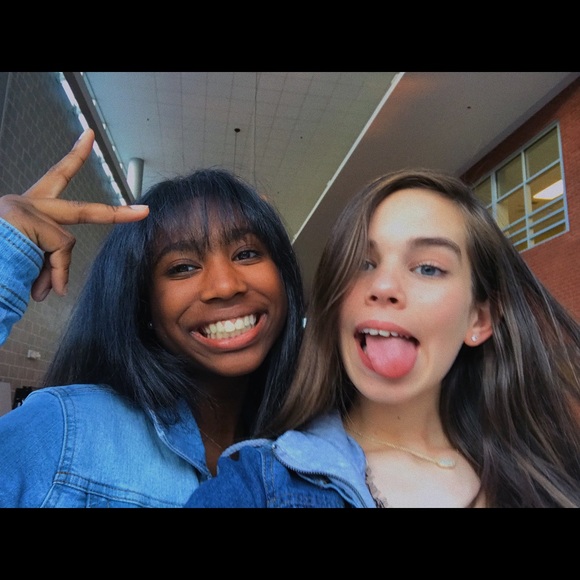 Meet your Posher, Alysa - Picture 4 of 5